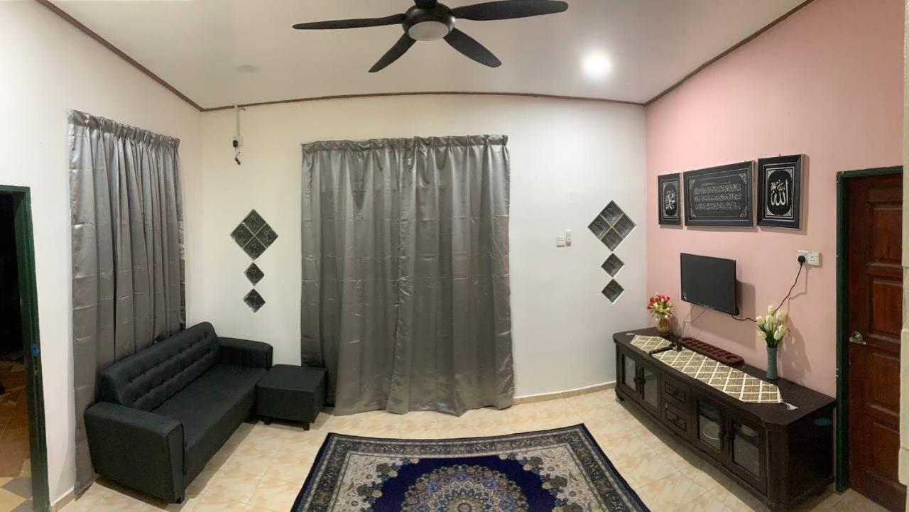 Lavender Homestay Desa Chendering 3 Bedrooms 쿠알라트렝가누 외부 사진